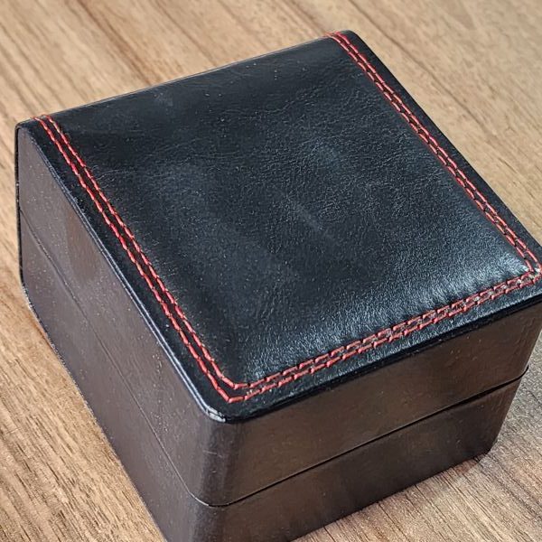 جعبه ساعت چرمی مشکی | Black Leather Watch Box