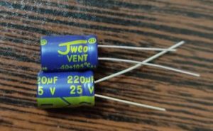 JWCO 25V 220uf - خازن 220 میکرو فاراد 25 ولت سری HGN