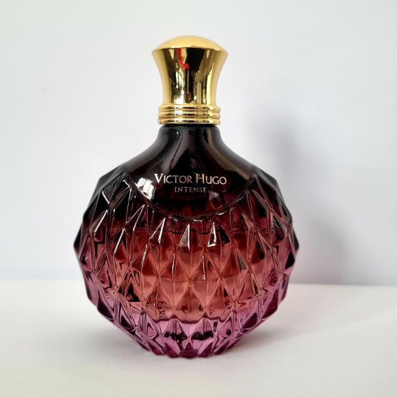 ادکلن ویکتور هوگو اینتنس زنانه ( victor hugo intense )