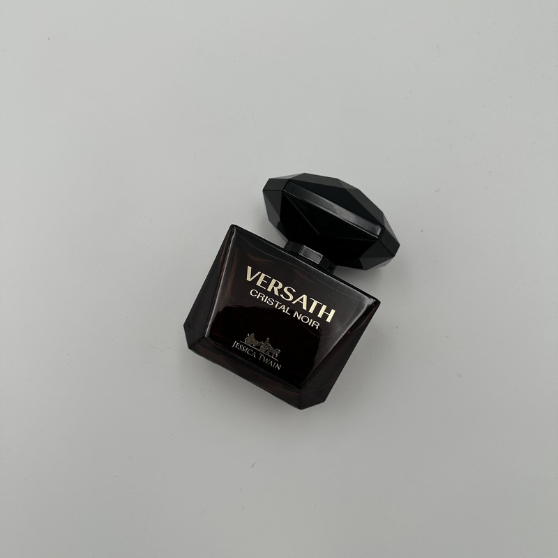 ادکلن زنانه جسیکا تواین مدل VERSACE CRYSTAL NOIR