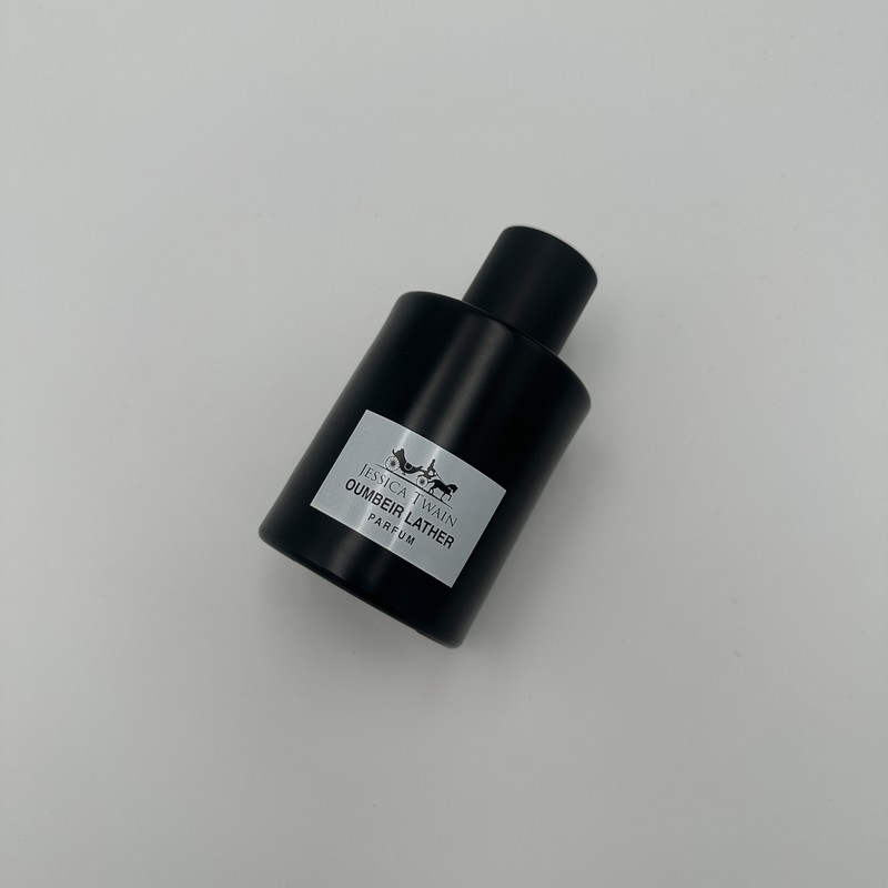 ادکلن مردانه جسیکا تواین مدل TOMFORD OMBRE LEATHER