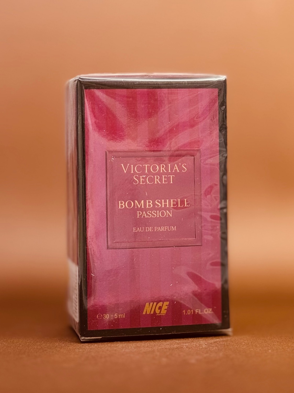 ادکلن نایس رایحه VICTORIA`S SECRET