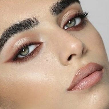 خط چشم قهوه ای