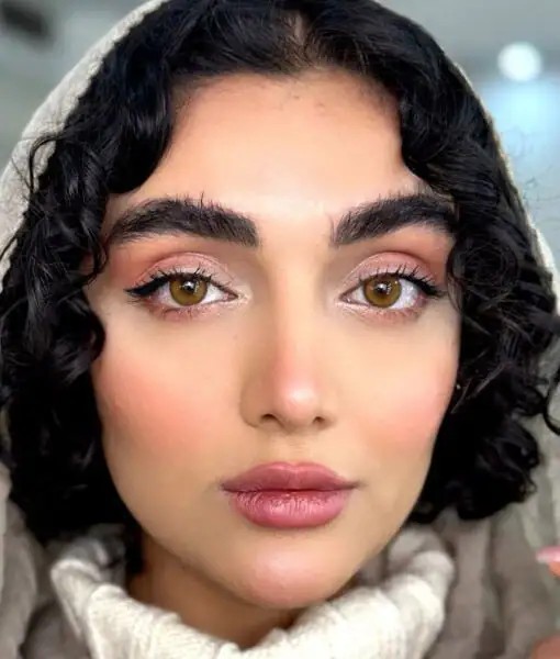 لنز عسلی طبیعی