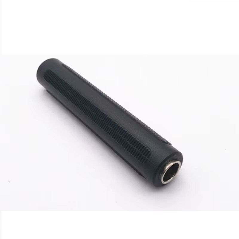 تبدیل مادگی دوطرفه میکروفن پلاستیکی (بین‌راهی) مدل XLR-F to XLR-F