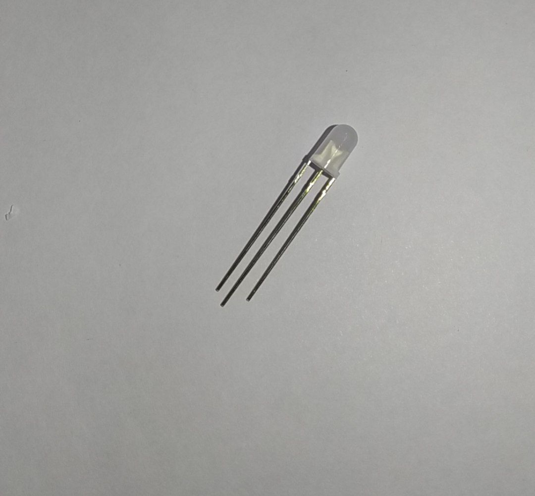 LED کلاهی سبز-قرمز آند مشترک 5mm
