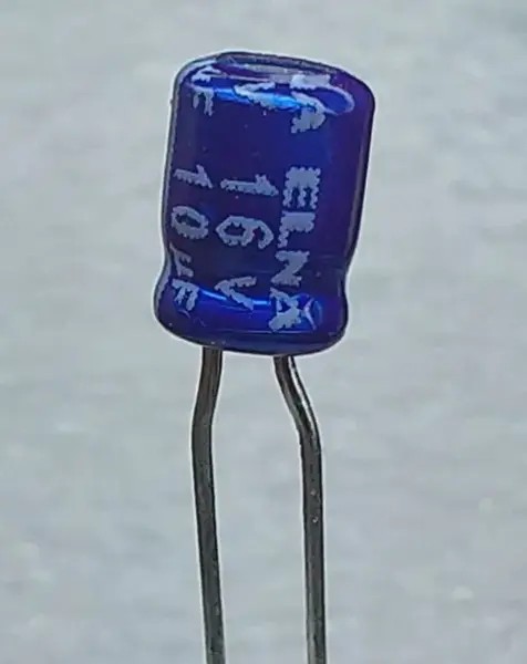 Aluminum Electrolytic Capacitors 10UF 16V 4*5mm