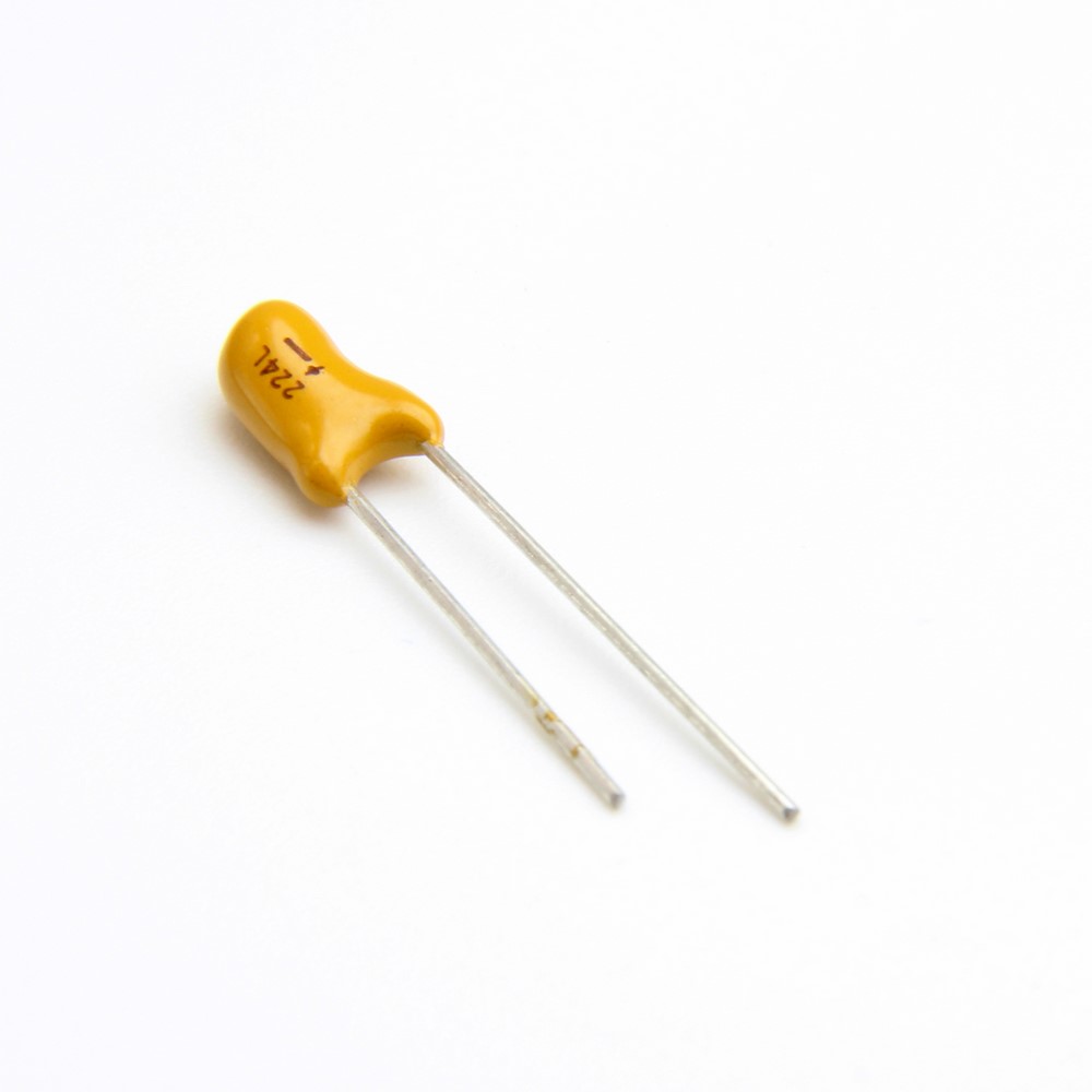 TANTALUM CAPACITOR 220NF 35V