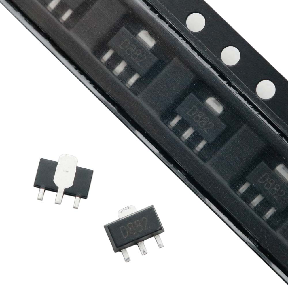 D882 (SOT-89)