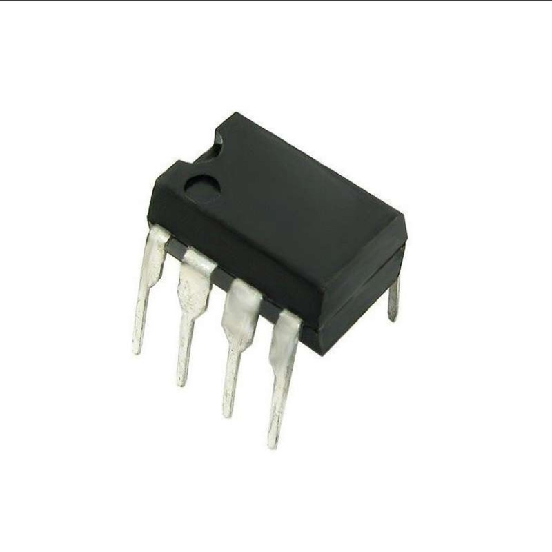 آی سی 8 پایه DIP مدل REF02