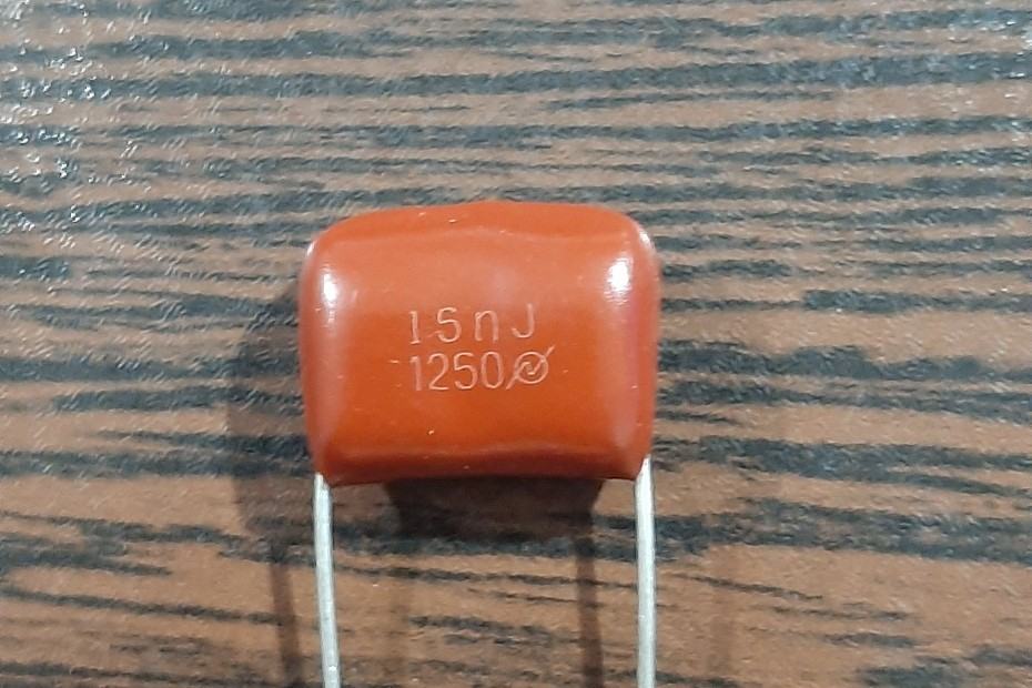 POLYESTER 1250V 15nF - خازن پلی استر، 1250 ولت، 15 نانوفاراد