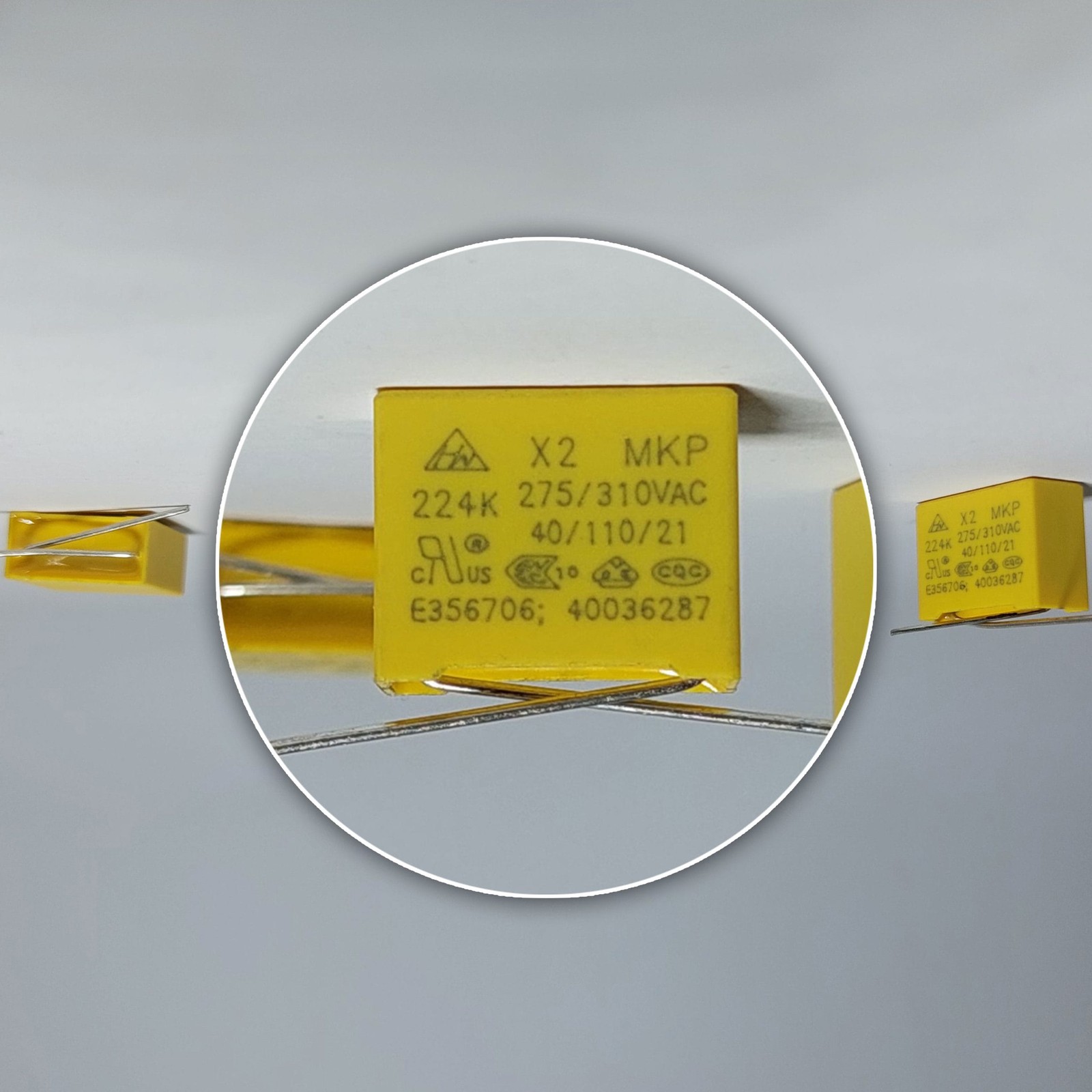 خازن 275V AC / 220nF پلی استر MKP کلاس X2
