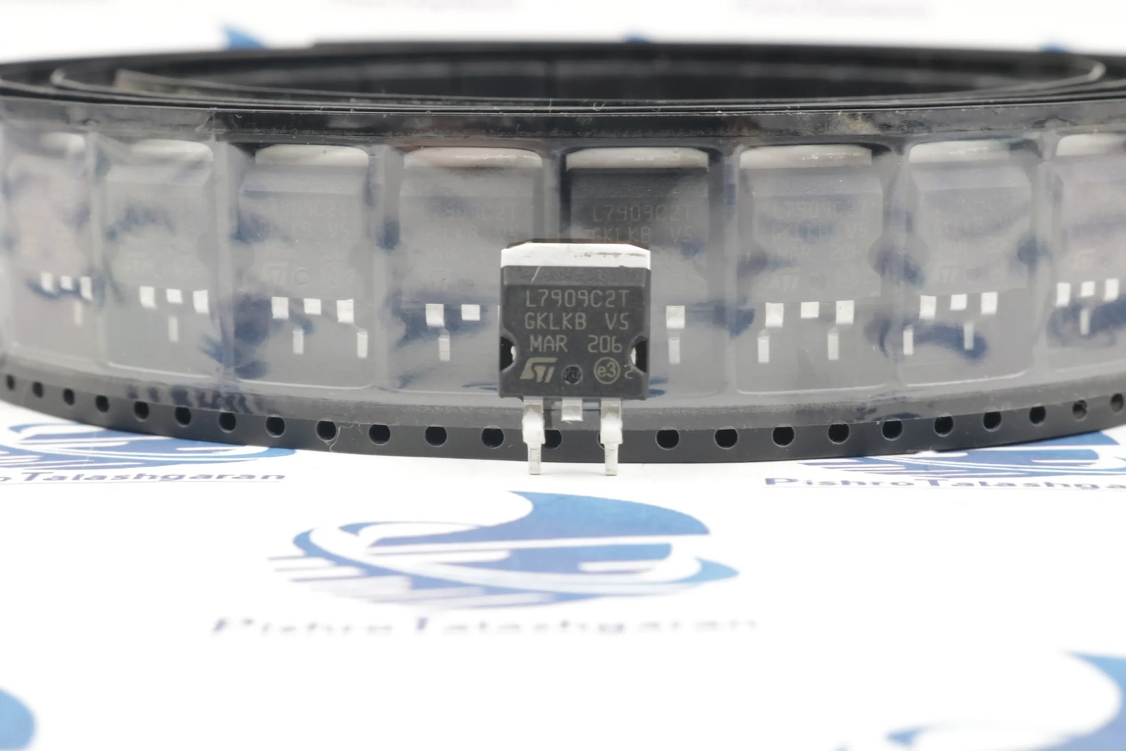 رگولاتور 9- ولت L7909C2T پکیج TO-263 (D2PAK)