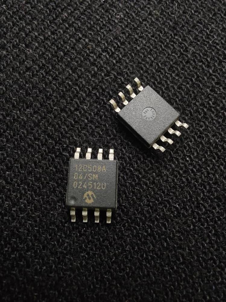 آی سی 12C508A 8PIN SMD MICROCHIP