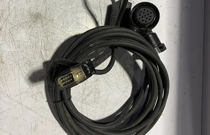 E050-DB09E0H15-11 - ENCODER CABLE