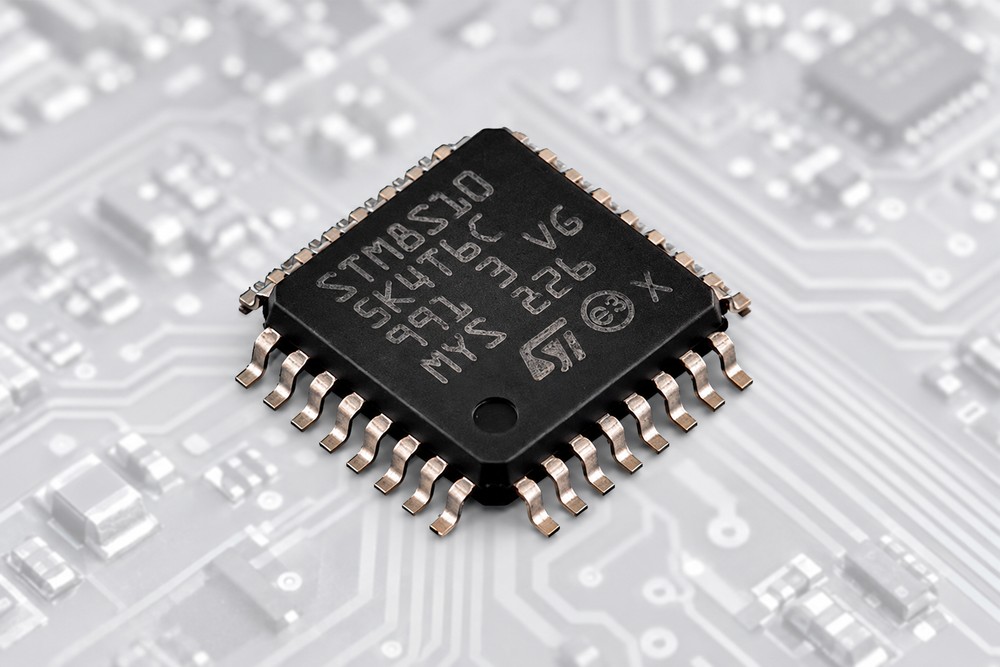 آی سیSTM8S105K4T6C QFP اورجینال وارداتی