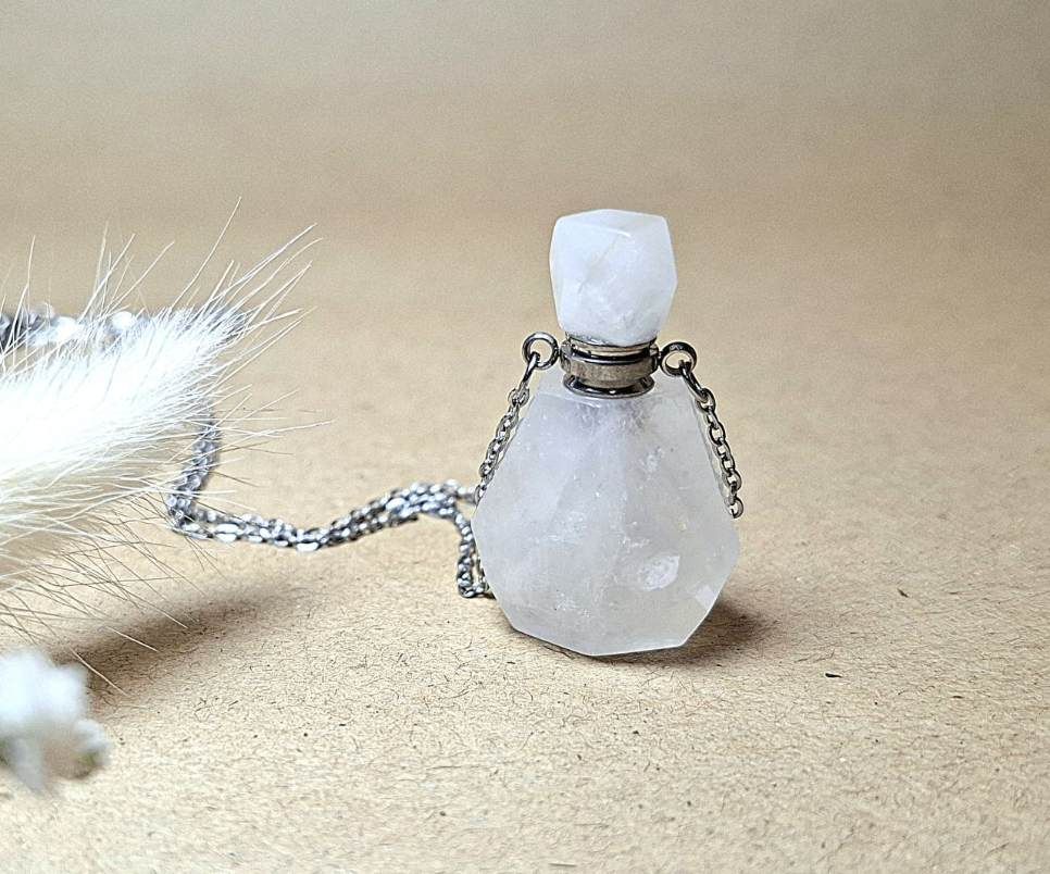 گردنبند جا عطری کریستال کوارتز