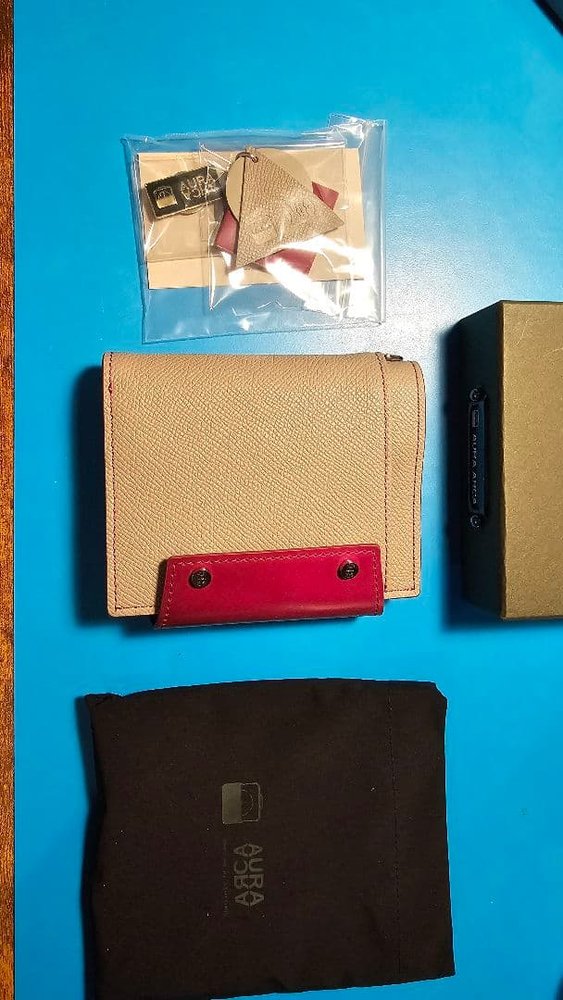 【即日送りとどける・極美品】AURA ARCA ブレヴィス M5 トープ＆さくら色