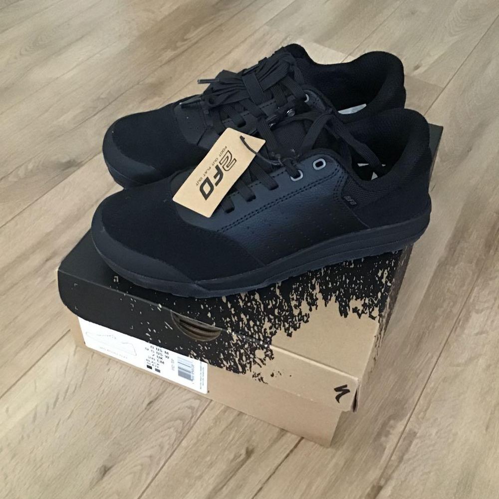 SPECIALIZED - 【新品未当てはめる】 スペシャライズド 26糎 2F0 ROOST FLAT