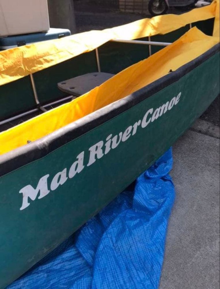 Mad River Canoe 精神的な統合式 カナディアンカヌー