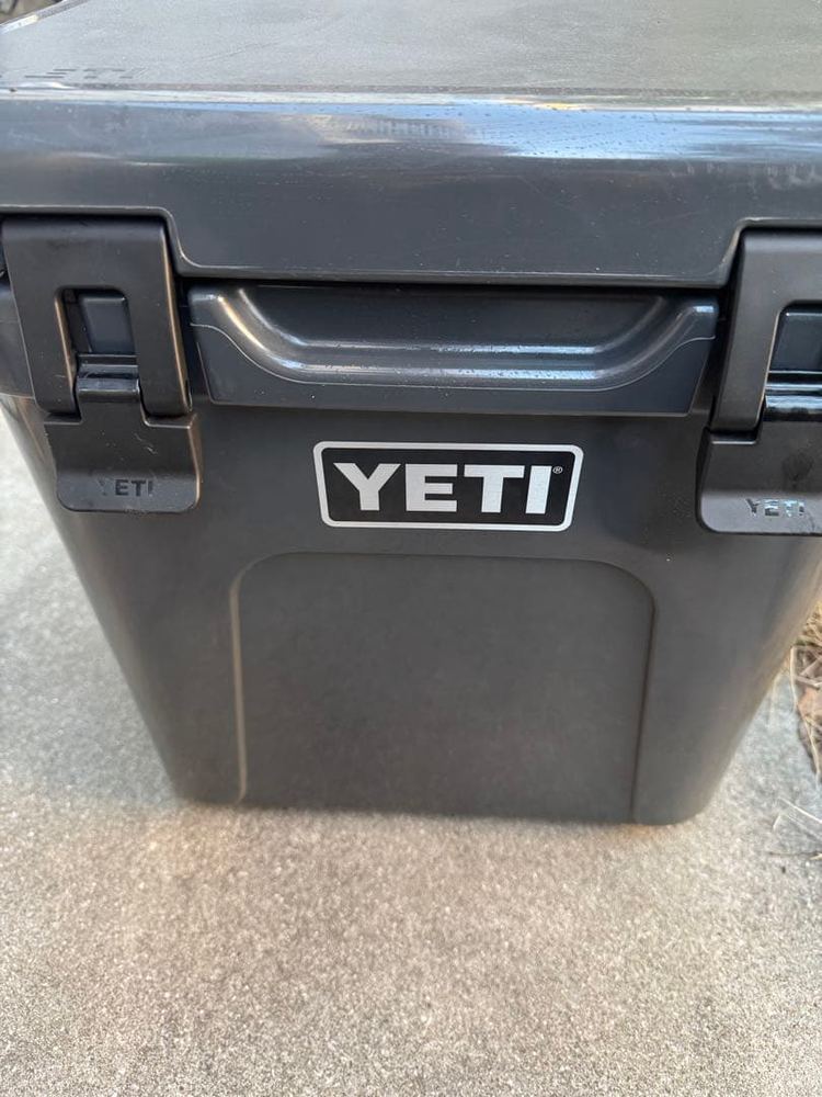 YETI - イエティローディ24チャコールクーラーボックス Roadie