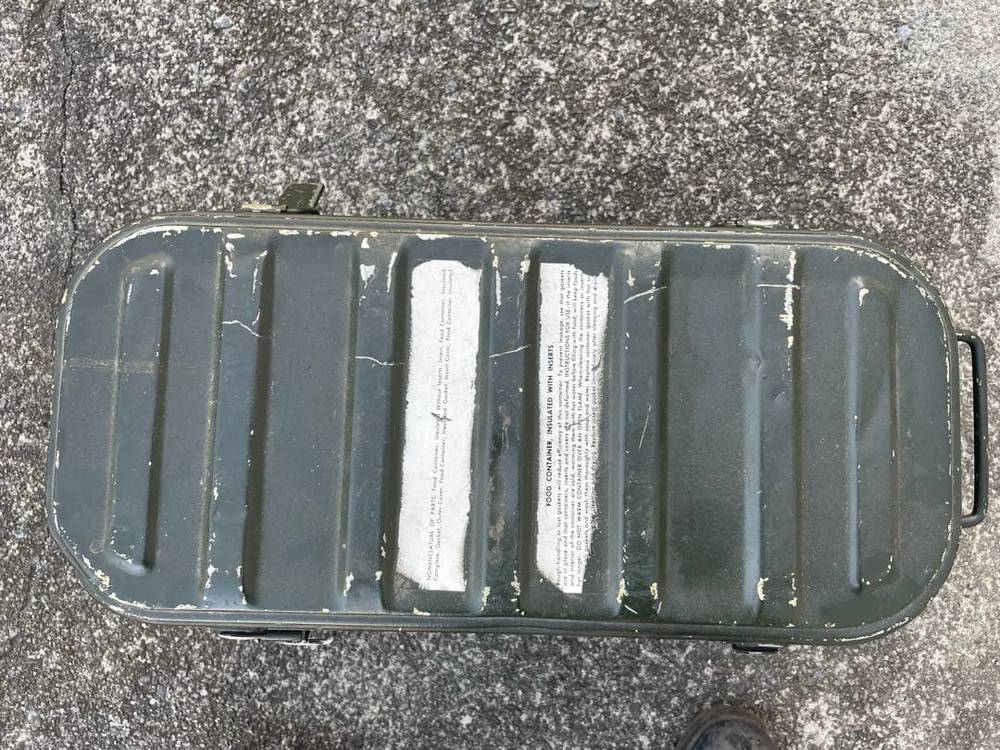 MILITARY SURPLUS - 米軍 ボンネット入れもの