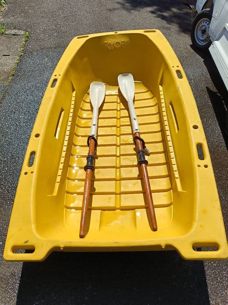 RYOBI BOAT ACE 猪牙はやりっ児 本体 櫂付き添い人