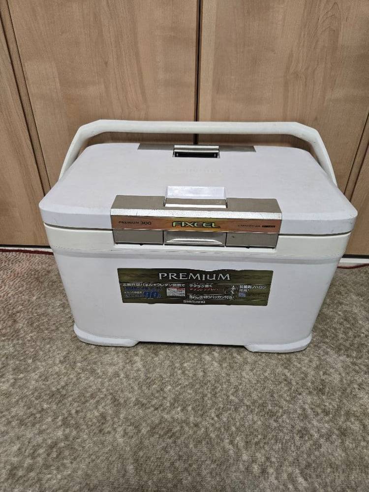 SHIMANO - FIXCEL PREMIUM 300 空調設備ボックス席 30L