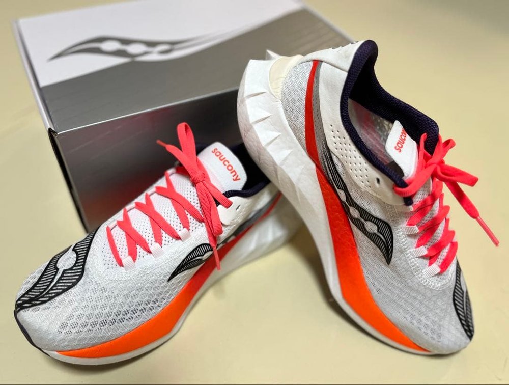SAUCONY - Saucony エンドルフィンプロ4 メンズ26.5糎