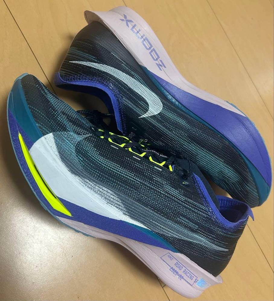 NIKE - ZOOMX ストリークフライ2