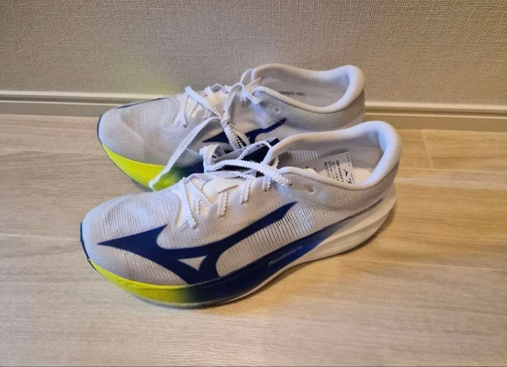 MIZUNO - HYPERWarpPure 27.0糎