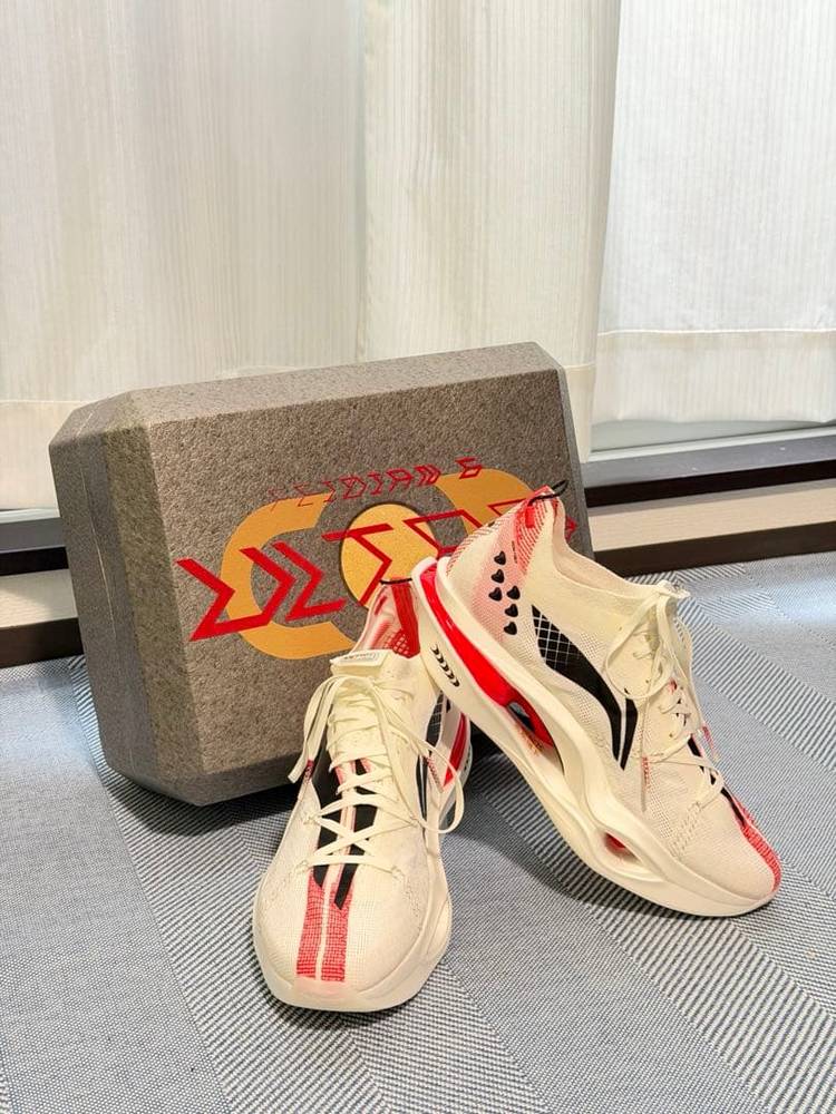 LI-NING - (リーニン)FEDIAN 6 ULTRA