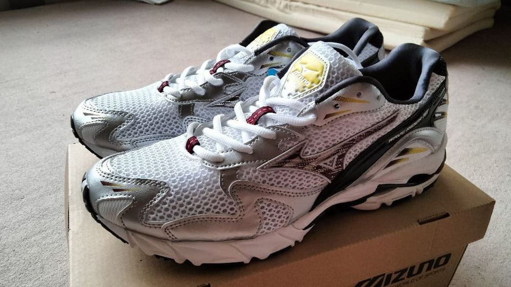 ミズノWAVE RIDER 10 MIZUNO ウェーブライダー 10 新品
