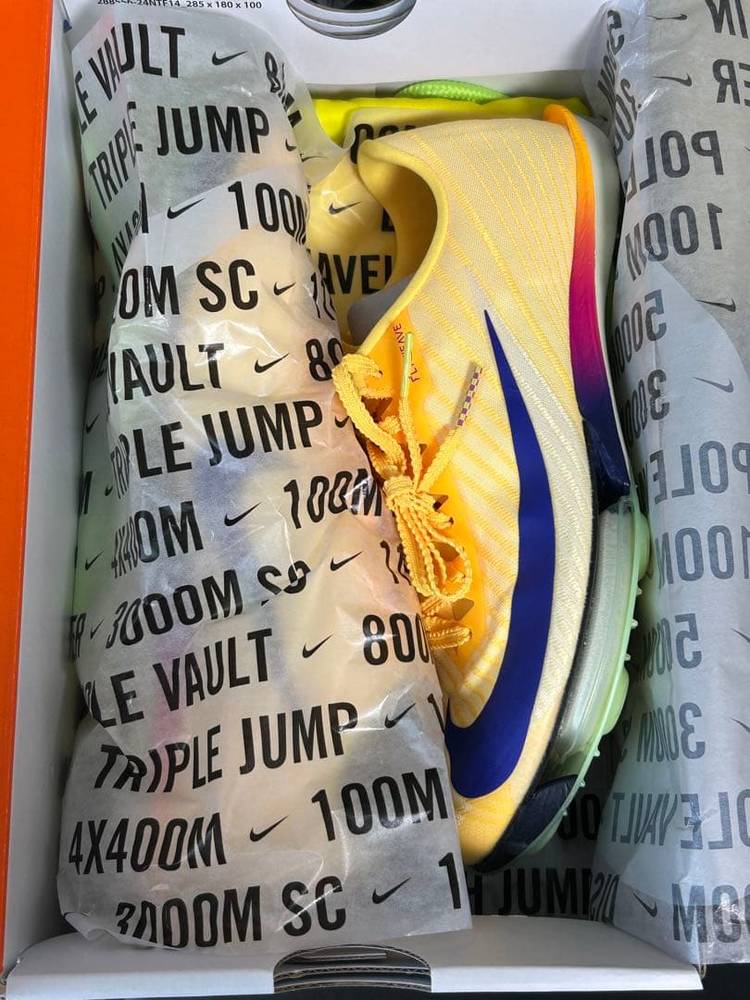 NIKE - AIR ZOOM MAXFLY２