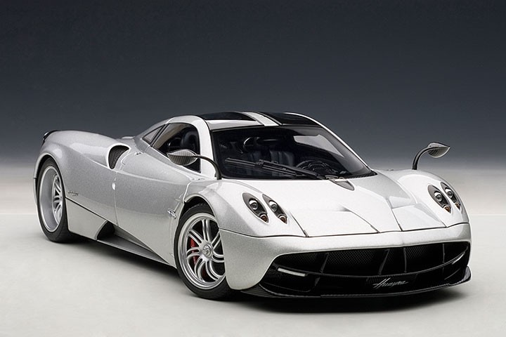 Pagani Huayra 1:18