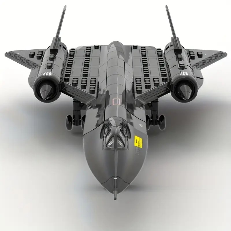 مدل ساختنی هواپیمای شناسایی SR-71، ۱۸۳ قطعه