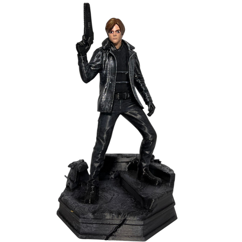 فیگور طرح لیان مدل leon s Kennedy ارتفاع ۲۰ سانتی متر