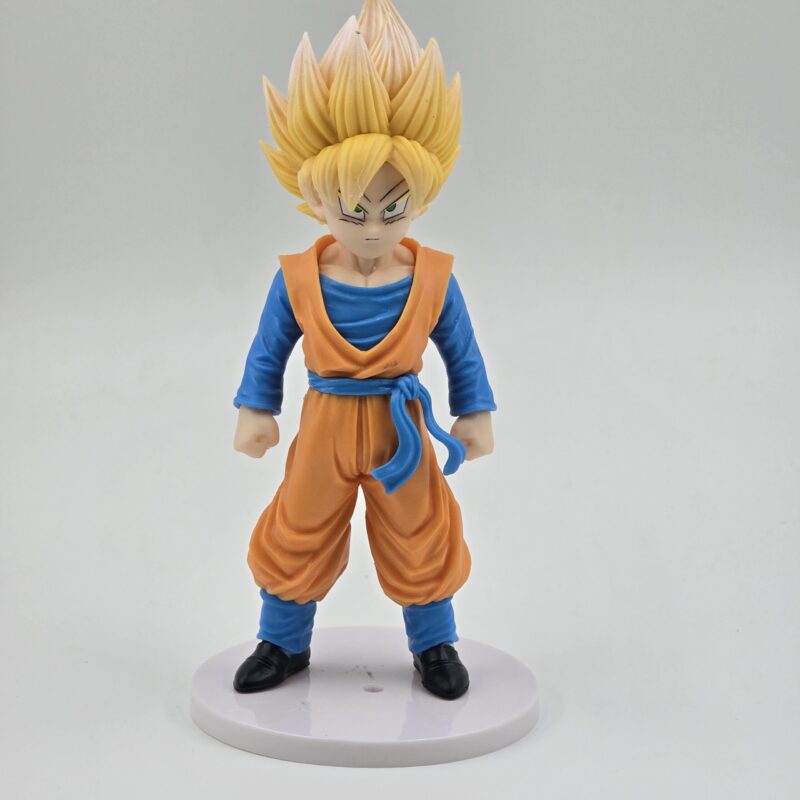 فیگور گوکو سوپر سایان Dragon Ball با پایه نمایش