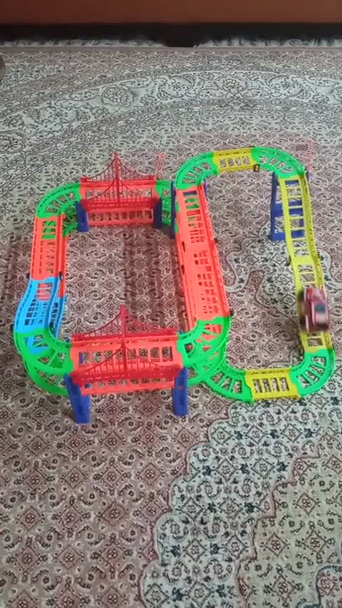 کیت راهسازی 125 قطعه ریسینگ ست Racing set با ماشین فلزی و بسته بندی جعبه دار