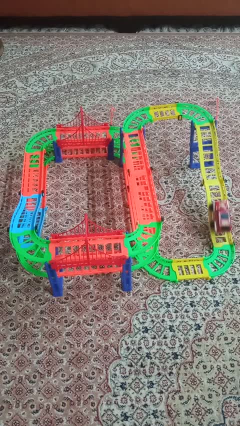 کیت راهسازی 125 قطعه ریسینگ ست Racing set با ماشین فلزی و بسته بندی جعبه ای