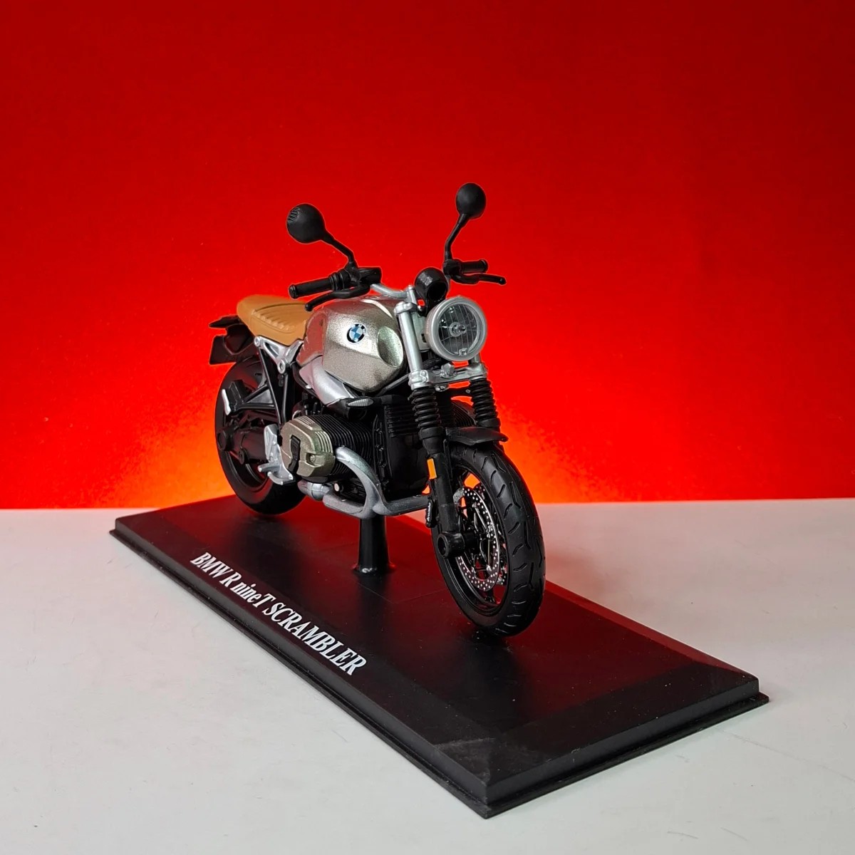 ماکت موتور bmw r ninet scramnler