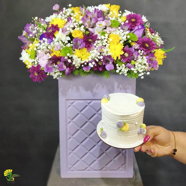باکس گل و کیک تولد