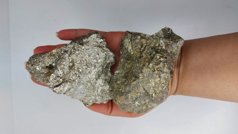 سنگ راف پیریت سایز 2 (150گرمی)