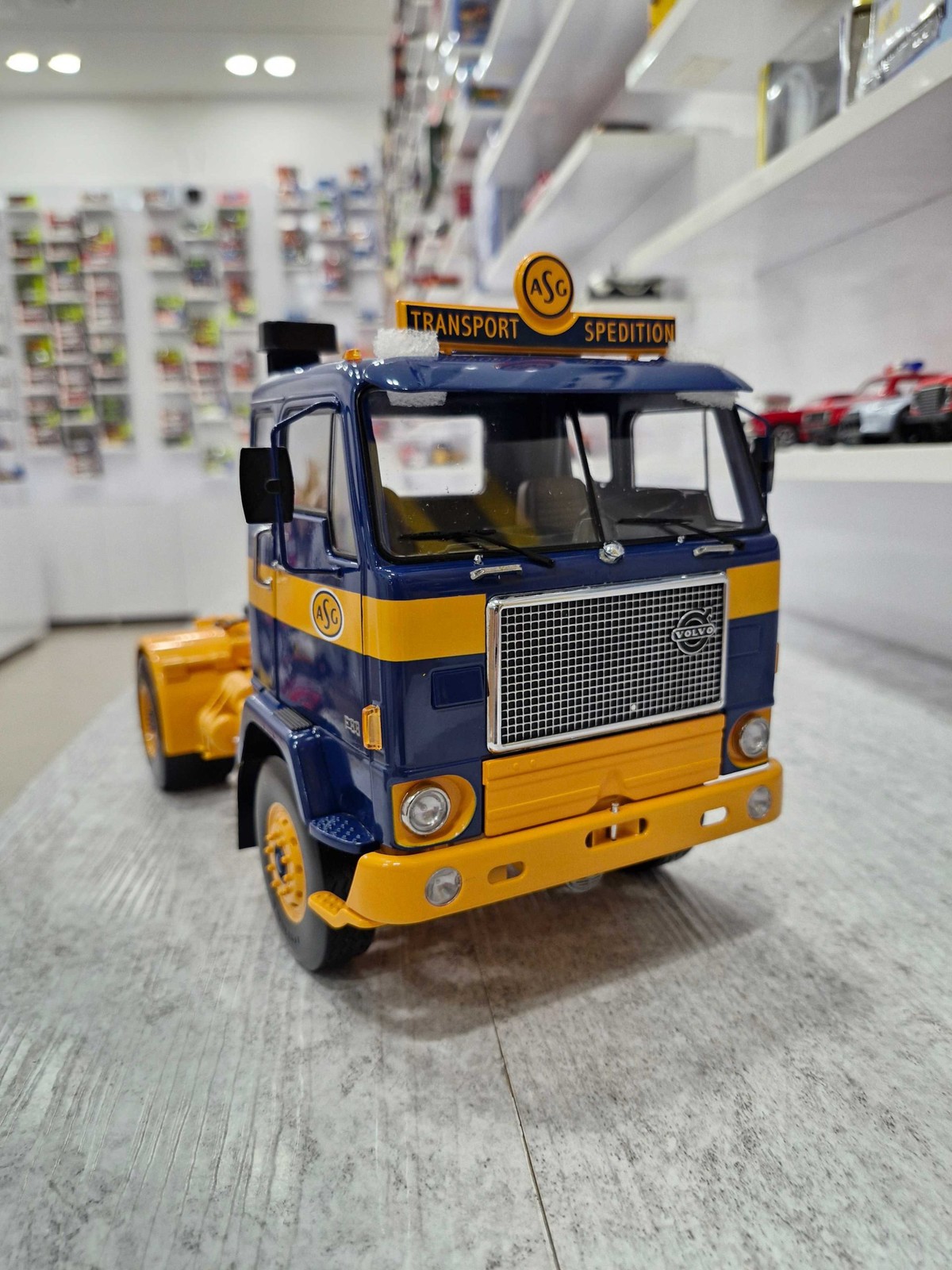ولوو VOLVO F88