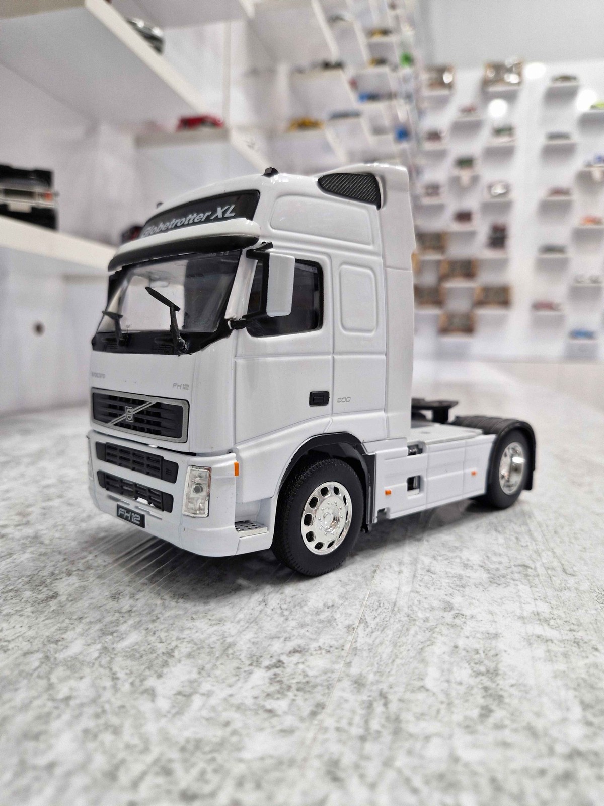 تریلی ولوو اف هاش VOLVO FH 12