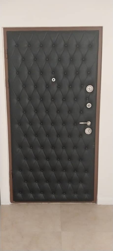 لمسه کاری درب