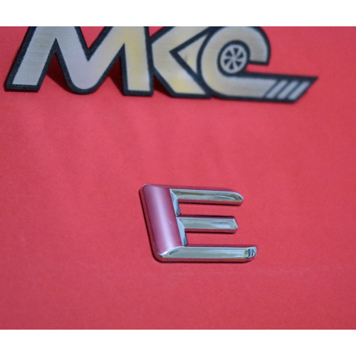نوشته صندوق BENZ E