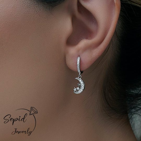گوشواره نقره حلقه‌ای با آویز ماه و ستاره