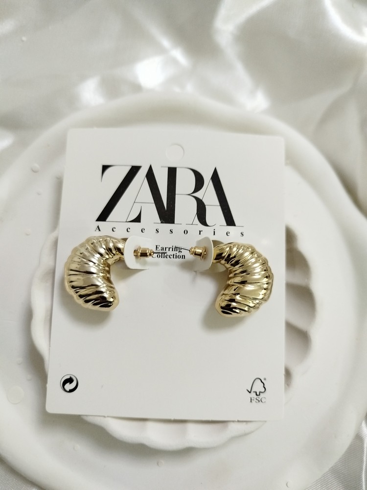 گوشواره کروسان فشن میگو طلایی میگویی استیل آبکاری رادیوم برند زارا Zara خاص و شیک