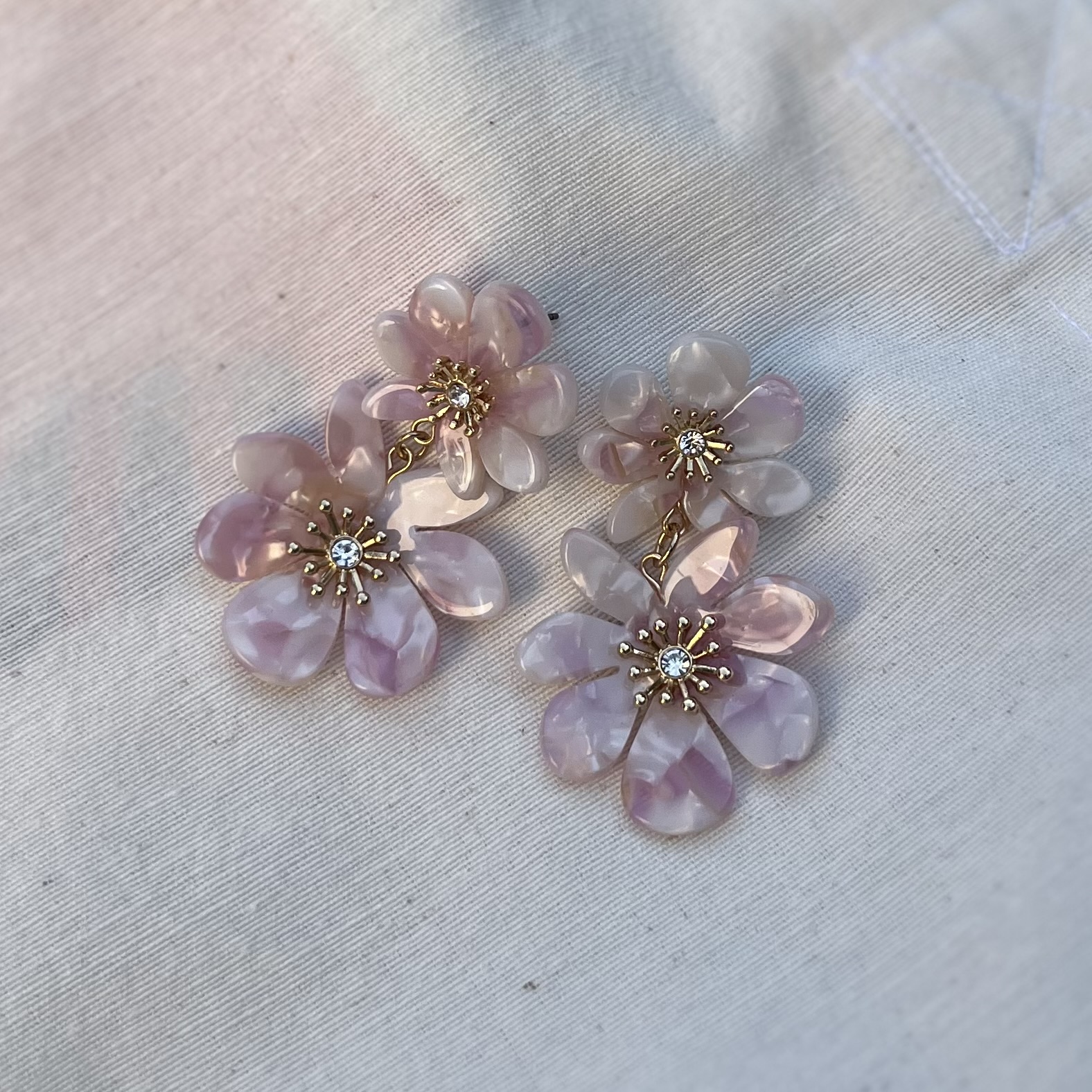 گوشواره میخی گل بنفشه Violet flower stud earrings - خونه نقطه